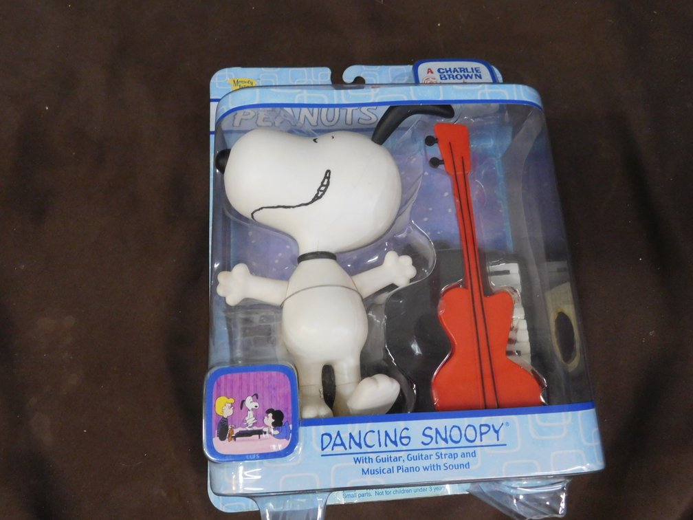 Peanuts, Dancing Snoopy A Charlie Brown Christmas, New in Package
