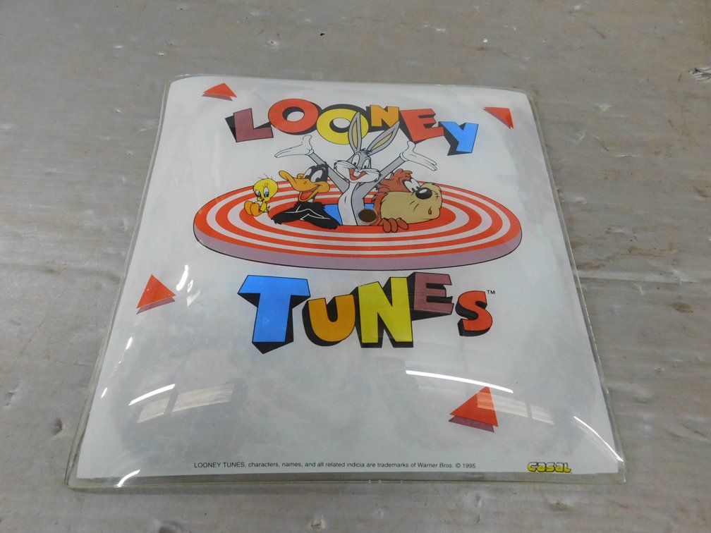 1995 Looney Tunes Light Cover 11 1/2" x 11 1/2"