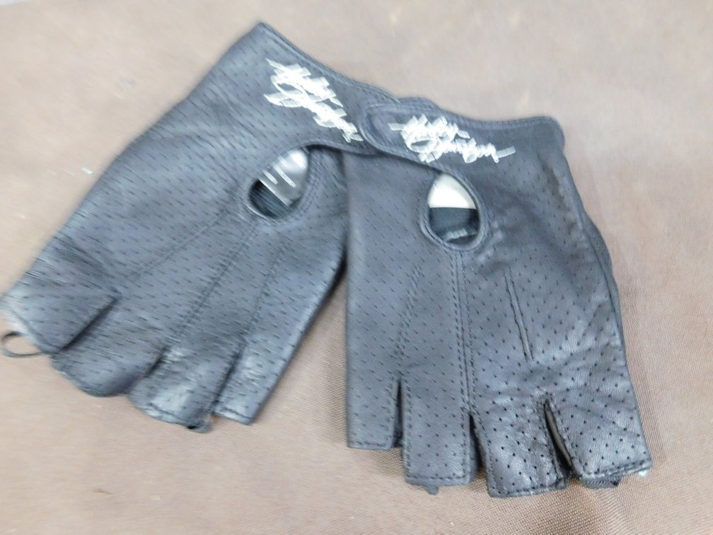 Harley Davidson Gloves Size M, New