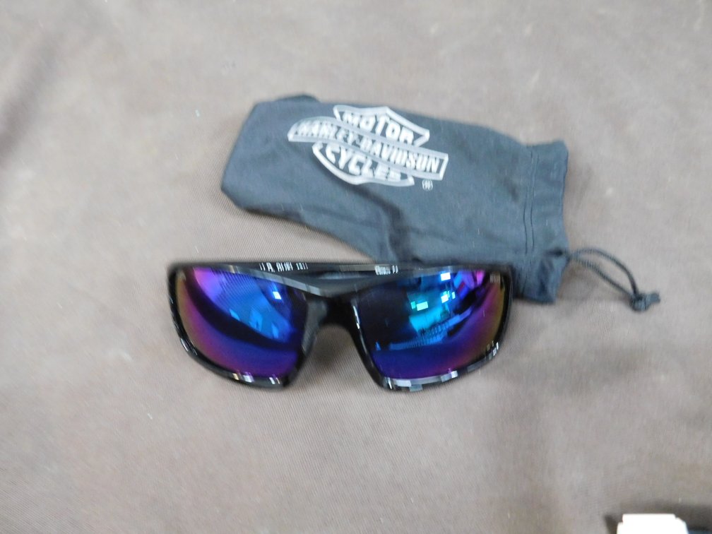 H-D Duel 1711 Sun Glasses, In Harley Davidson Glass Bag