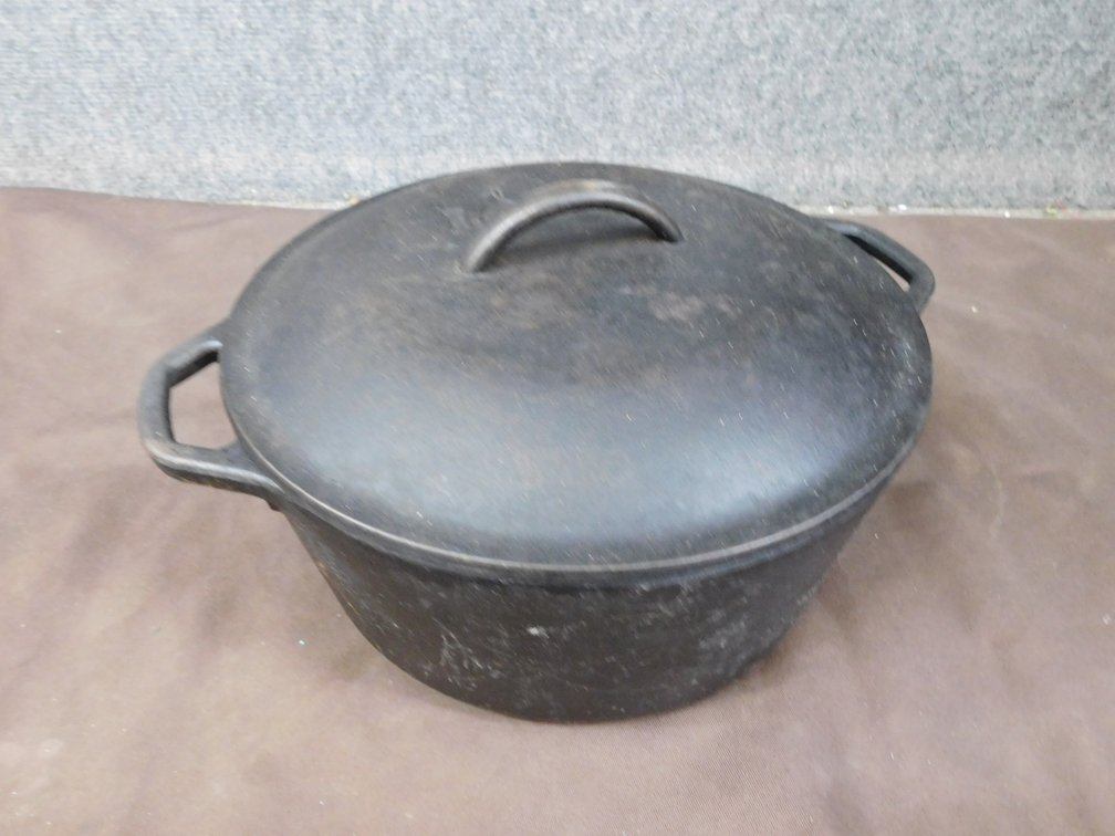 Cast Iron Lodge 10 1/4" 8