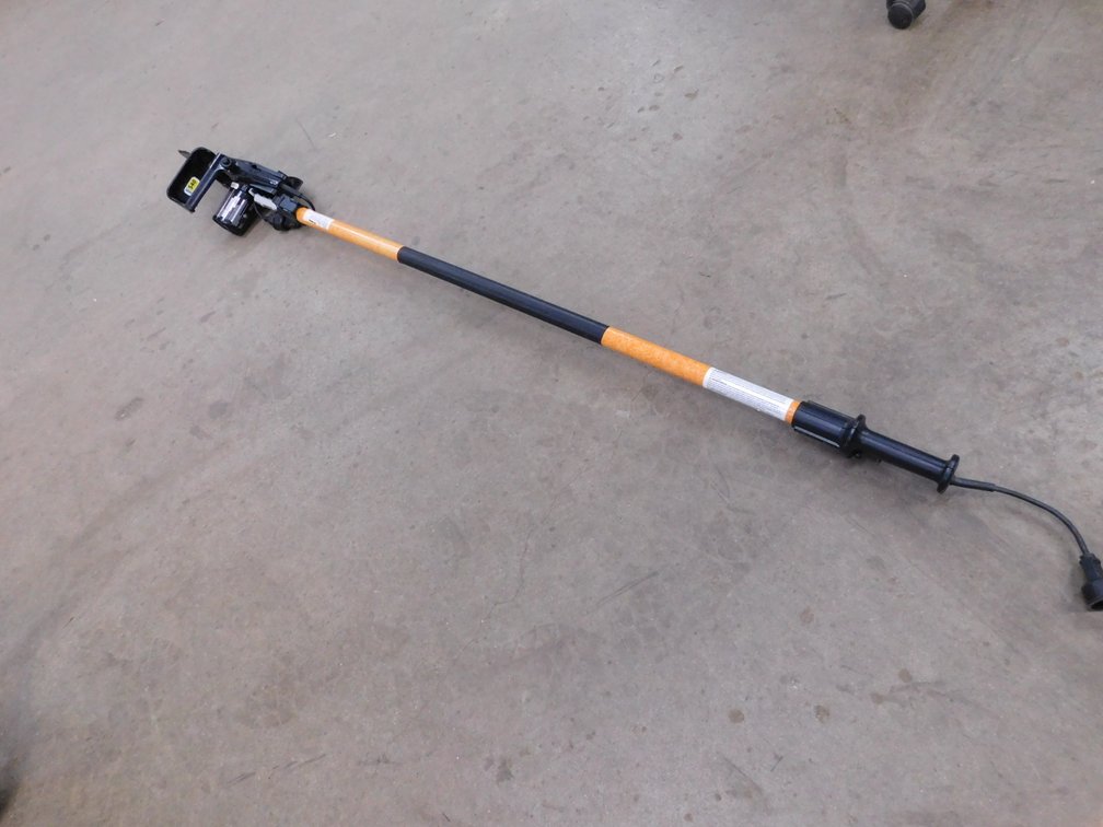 Remington Electric Pole Saw, Works