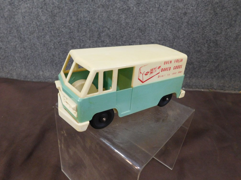 Vintage Como Plastics Home Baked Goods Coin Bank Truck 7" L