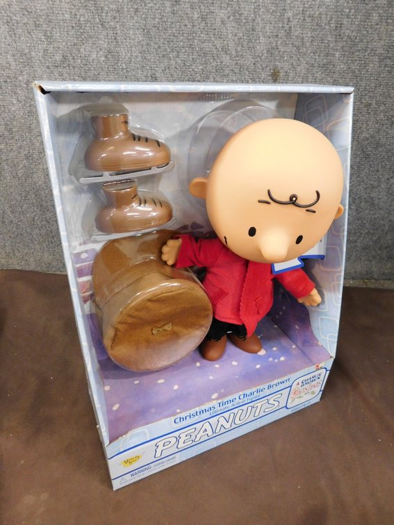 Christmas Time Charlie Brown Action Figure "Peanuts", New in Package