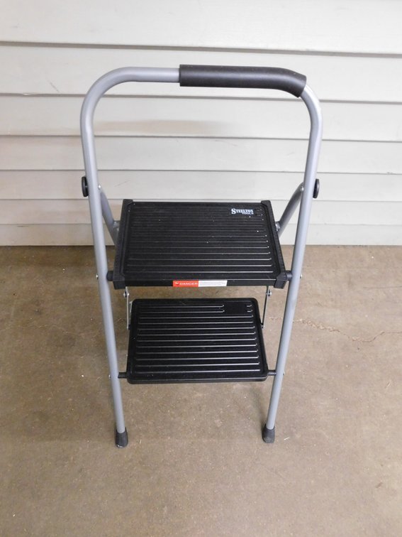 Steelton 2 Ft Step Ladder 225Lb Capacity