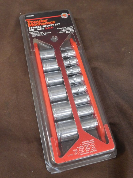 Popular Mechanics 14 Pc Socket Set 3/8" Drive SAE with Holders