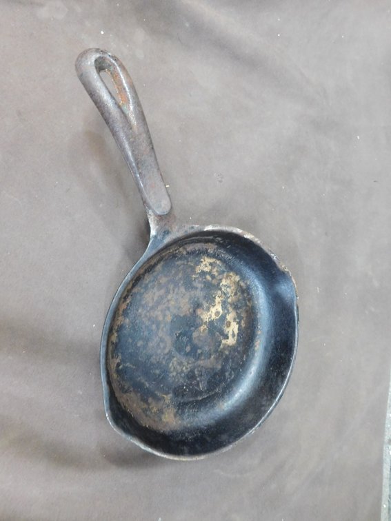 Wagner Cast Iron Skillet 8"