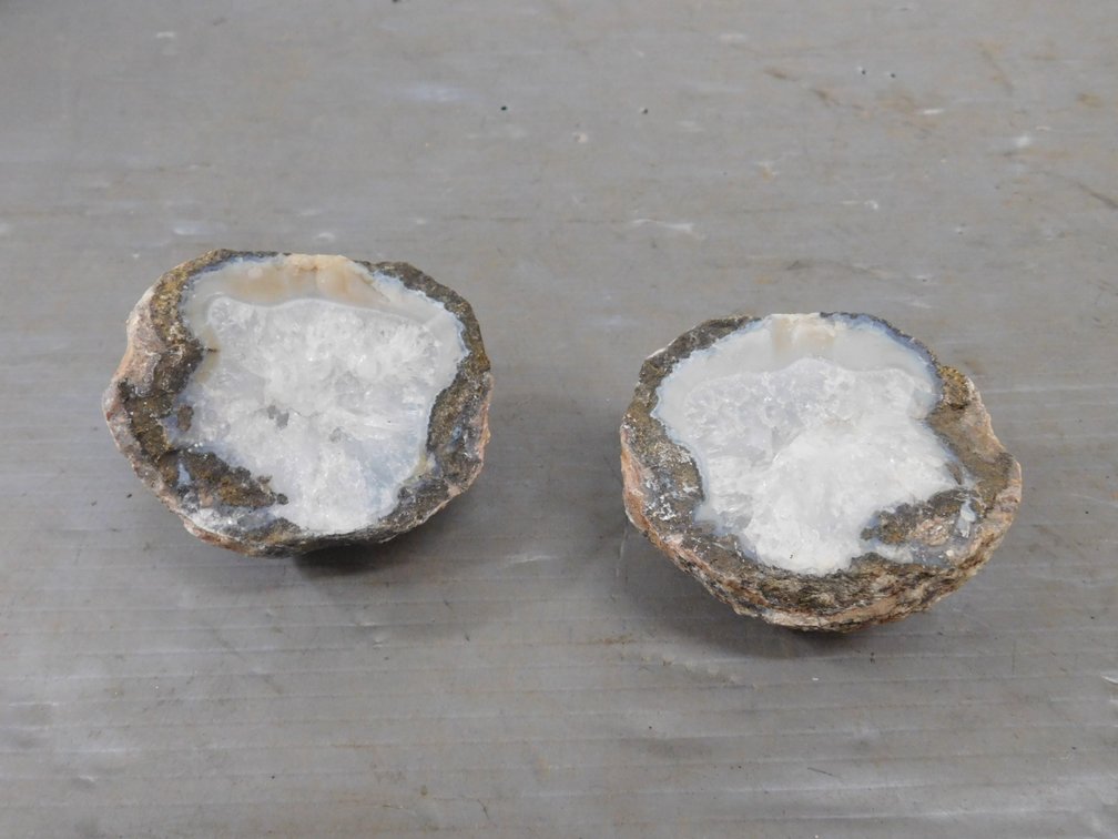 Broken In Half Thunderegg