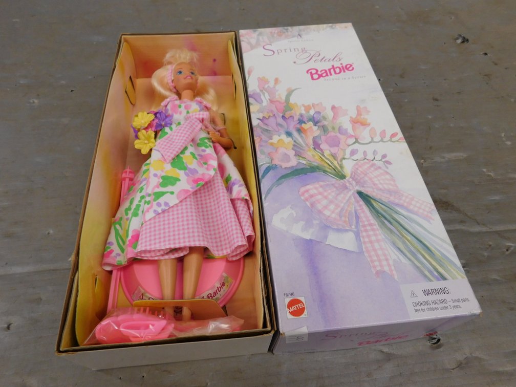 Avon Spring Petals Barbie Second IN A series Mattel 16746