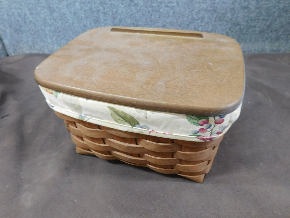 2008 Longaberger Recipe Basket with Lid, Liner 8 1/2" x 5 1/2" x 6"