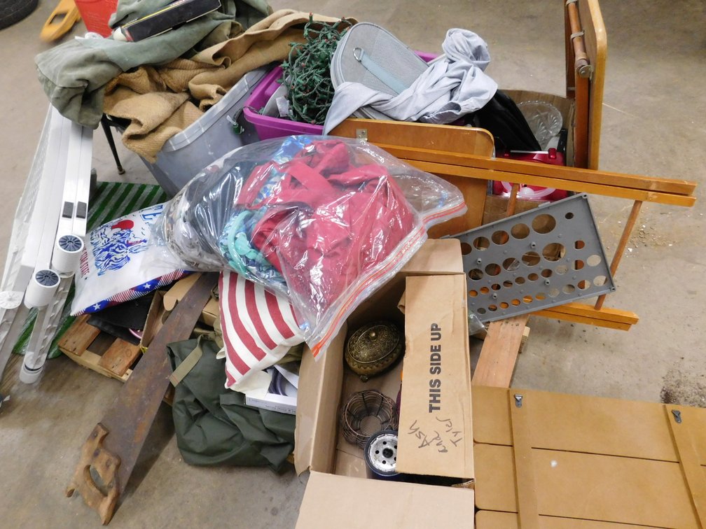 Pallet Lot of Assorted Household Items