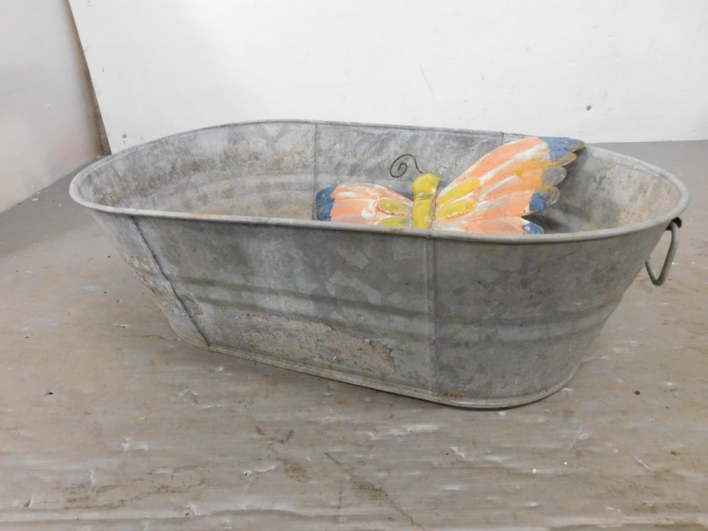 Galvanized Tub 21 1/2" x 12 1/2" x 6 3/4", Metal Butterfly