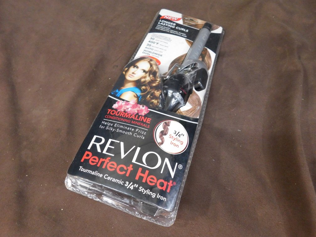 Revlon 3/4" Styling Iron, New