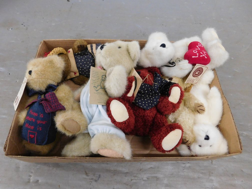 Assorted Boyd's Bears