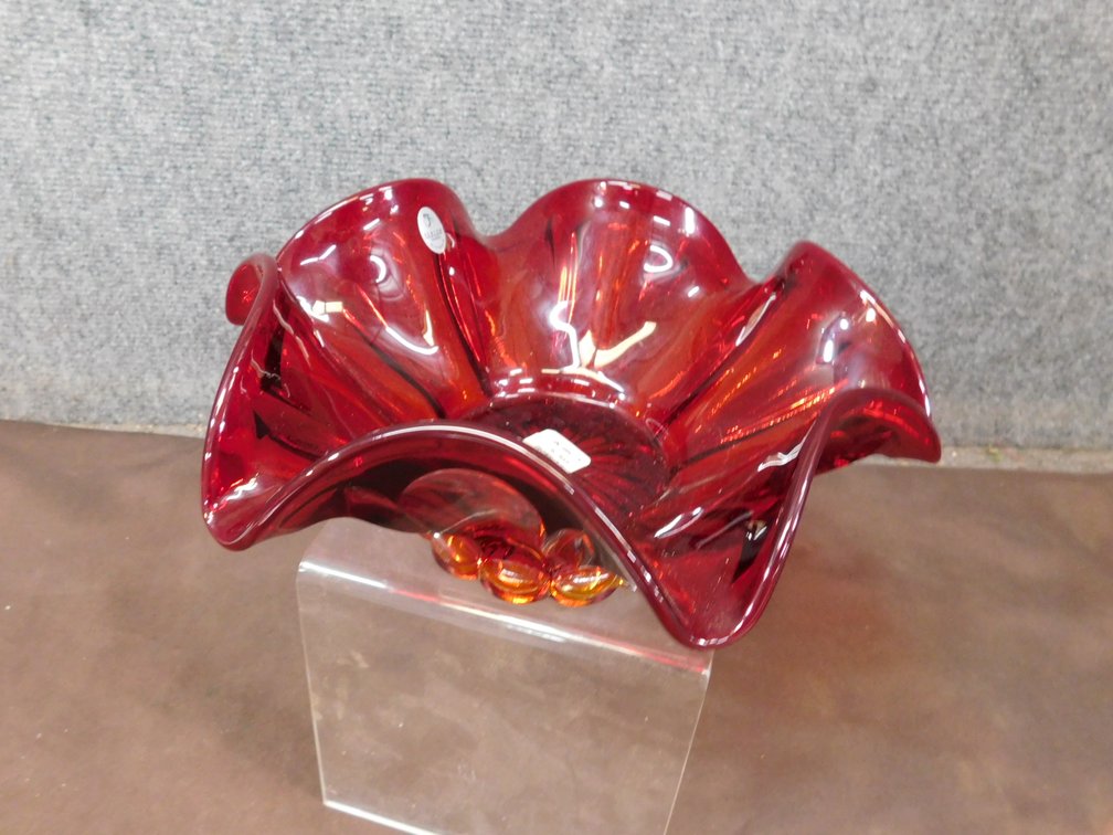 Fenton Amberina Scalloped Edge Ruby Red Bowl 10 1/2" x 4"