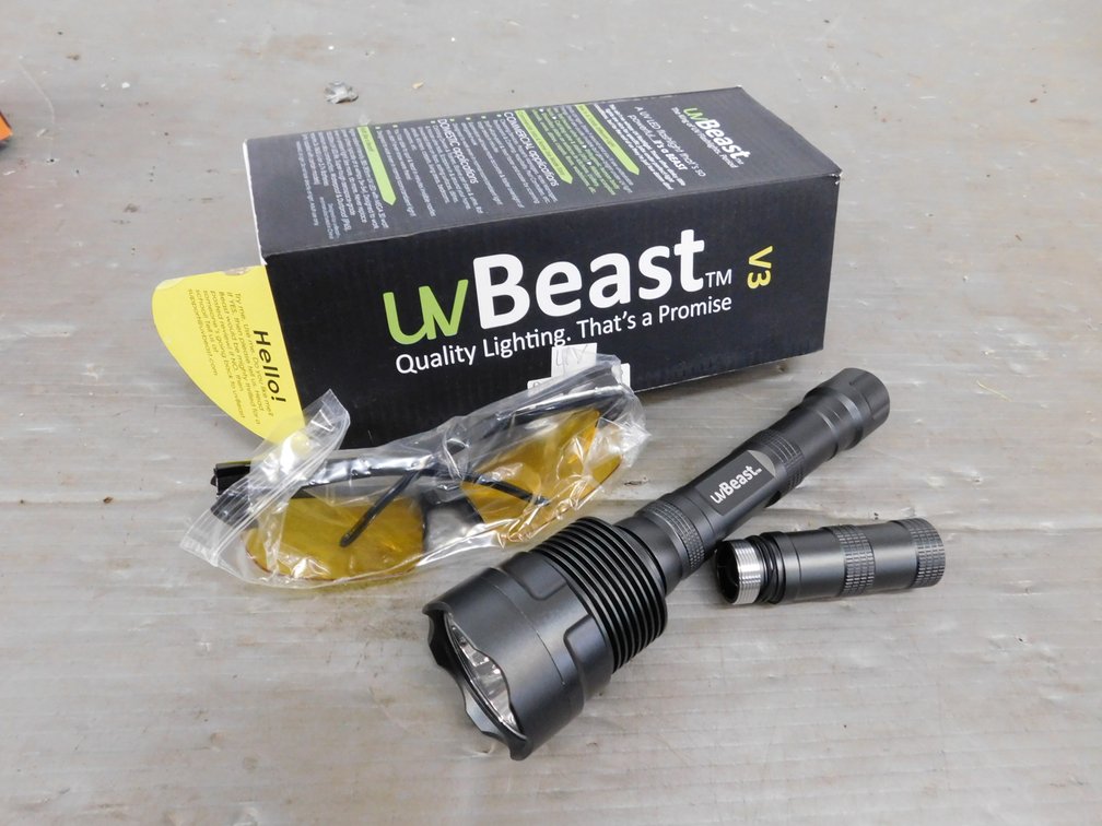 UV Beast Light with Glasses, New