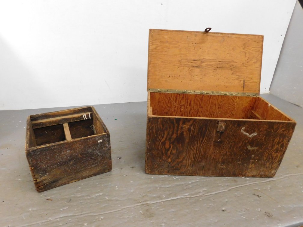 Wood Box 23" x 12" x 11 1/2"< Wood Box