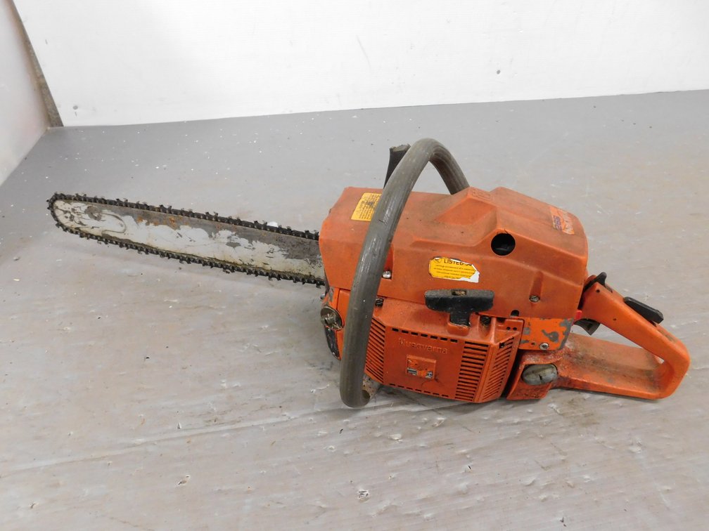Husqvarna XP 268 Chain Saw, Has Compression