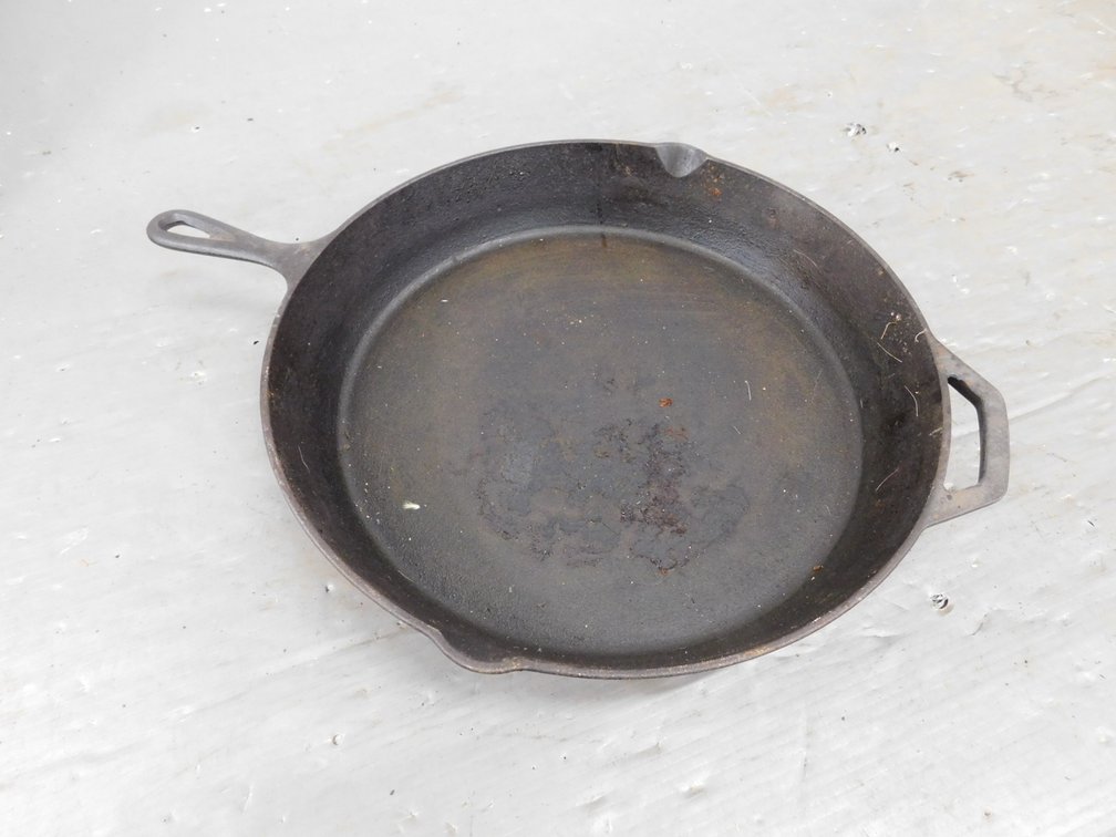 Ozark Trail Cast Iron Skillet 15"