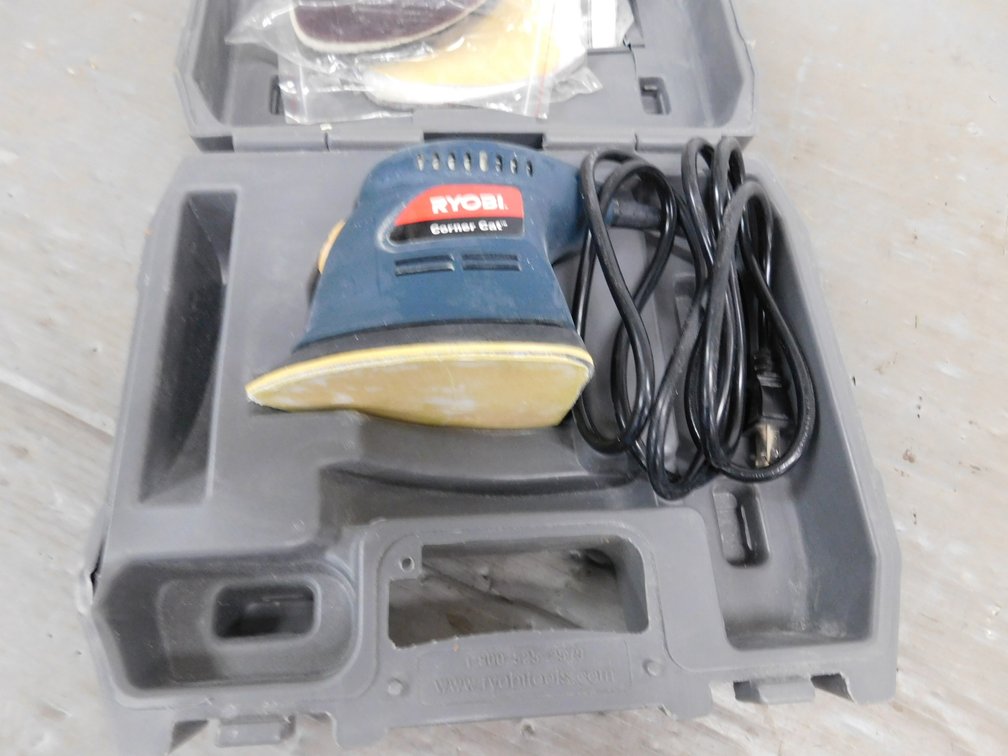 Ryobi Corner Cat Sander in Case