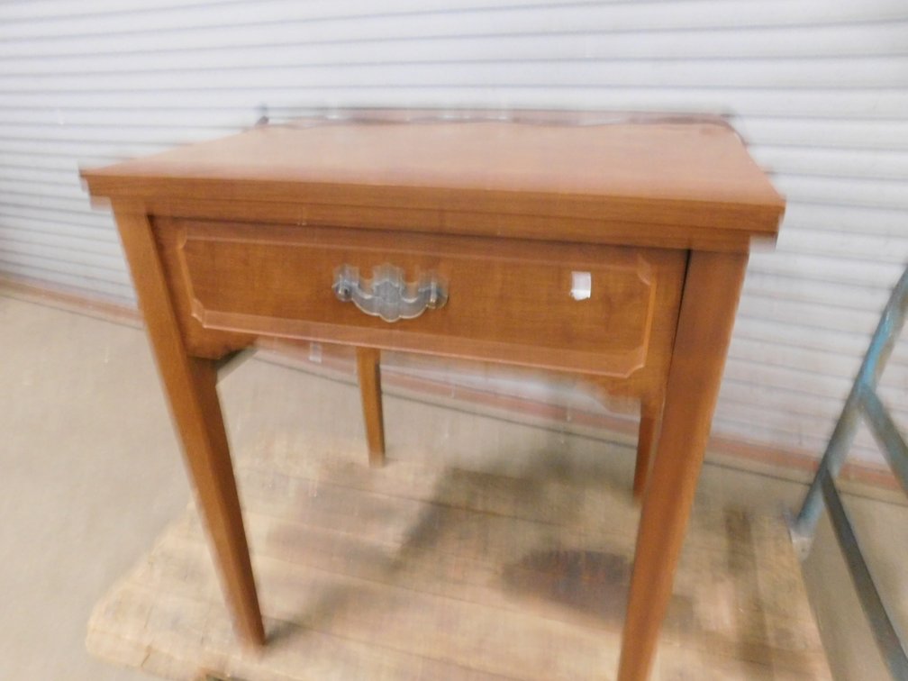 Singer Sewing Machine IN Cabinet, untested