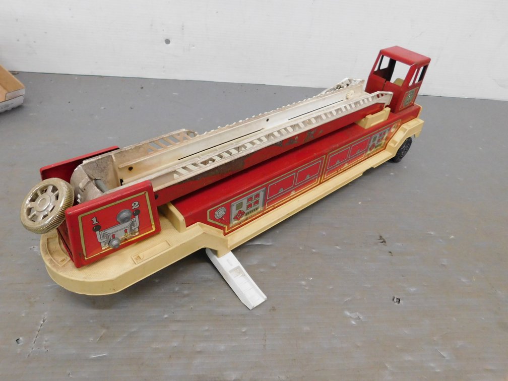 Vintage Tonka NO. 1 Hook and Ladder Trailer, has Damage