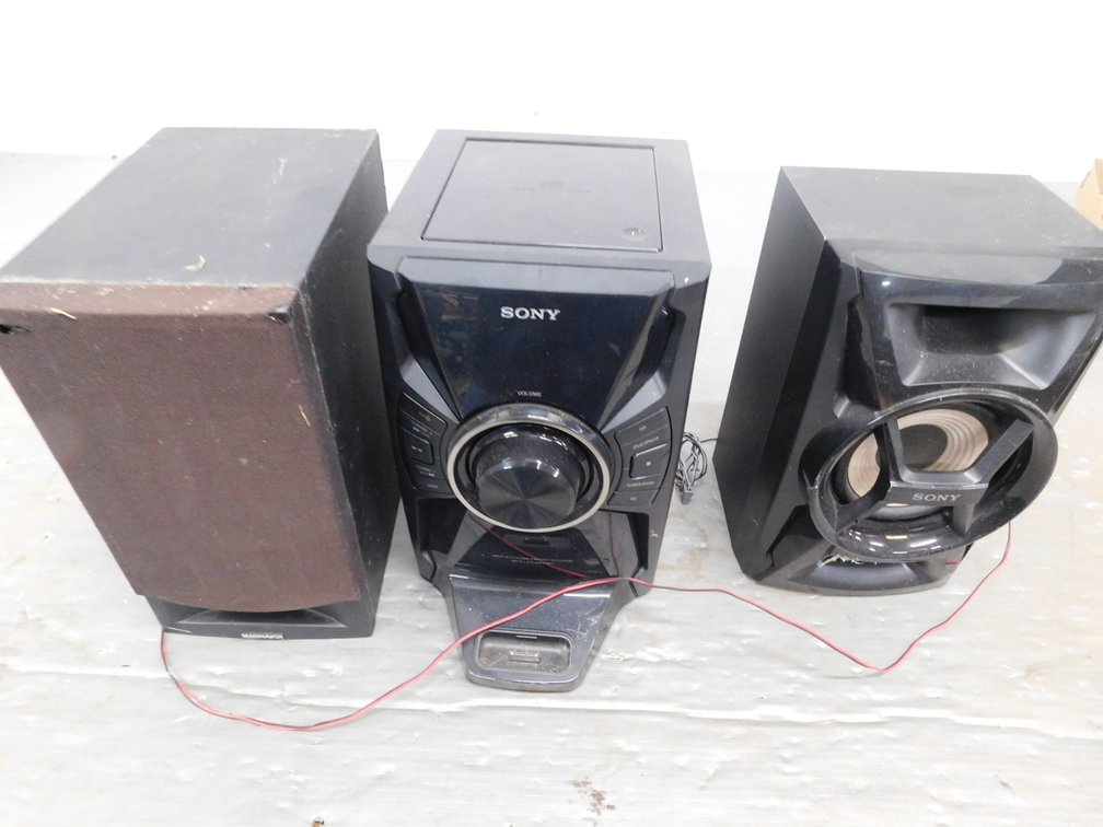 Sony Docking Station, Does Power On