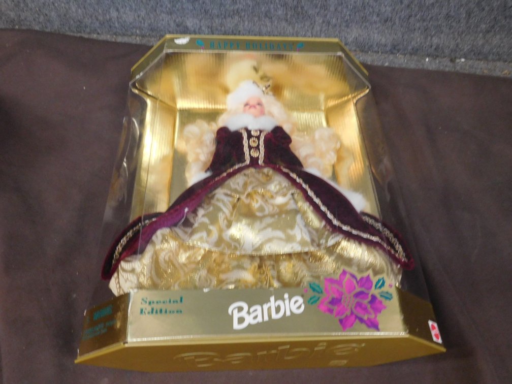 Happy Holidays Special Edition Barbie Mattel 15646
