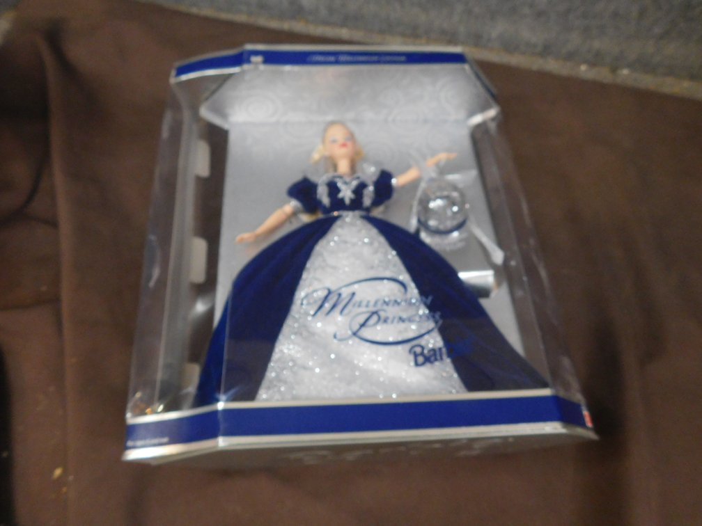 2000 Millennium Princess Barbie Mattel 24154