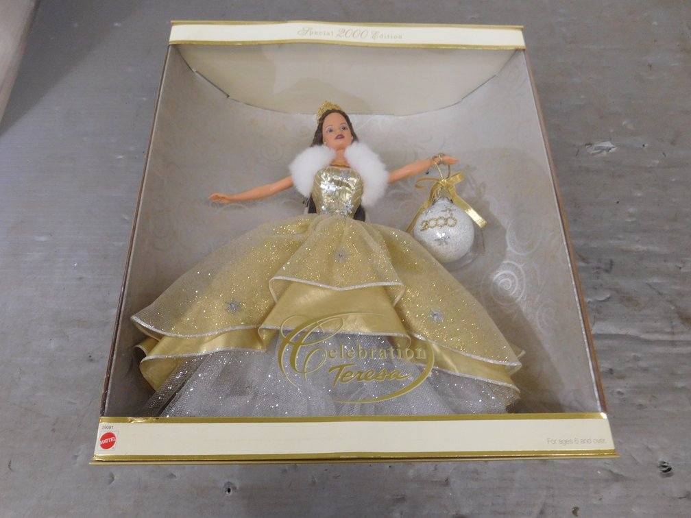 2000 Special Edition Celebration Teresa Barbie Mattel 29081