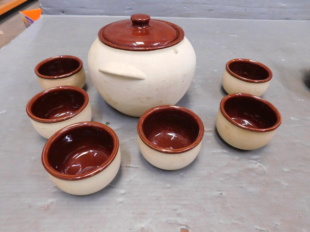 Watt Pottery Bean Set