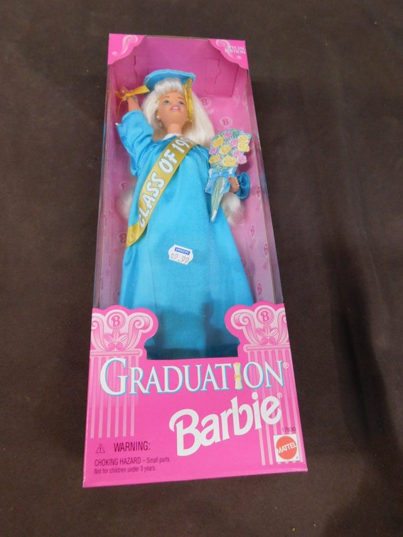 1998 Graduation Barbie Mattel 17830