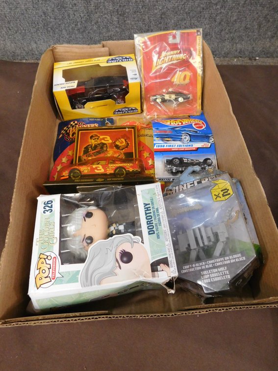 Funko Pop, Johnny Lightning Die Cast, Hot Wheels Die Cast etc.