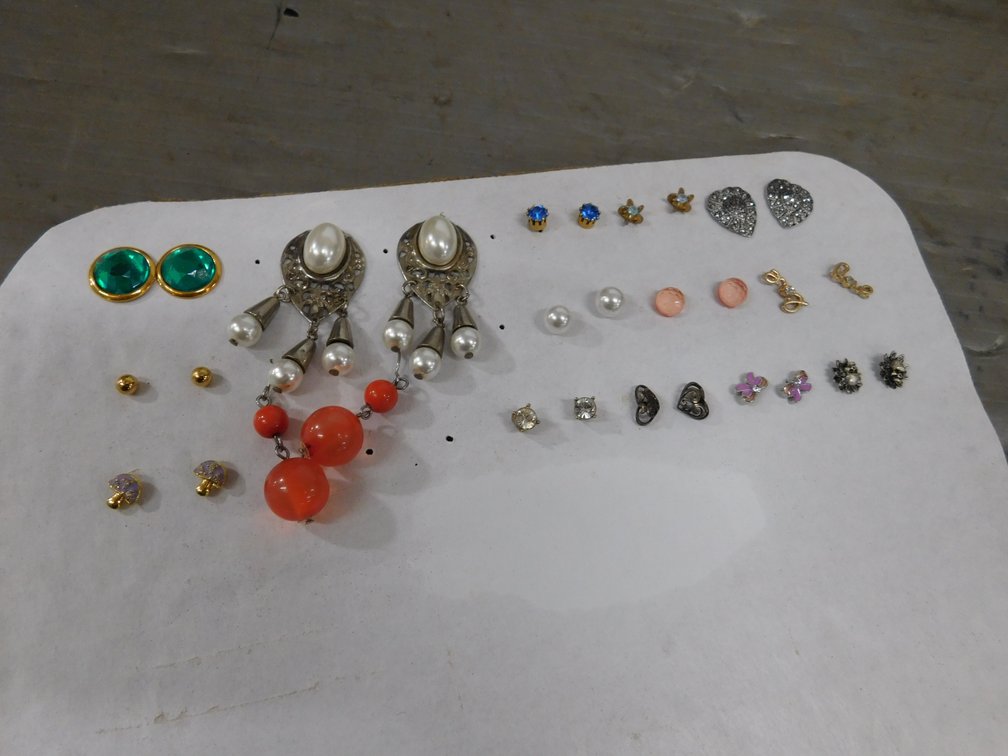 Lot Of Earrings