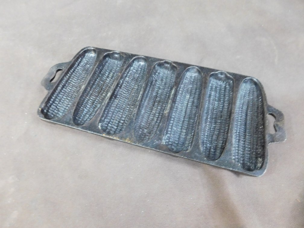 Cast Iron Cornbread Mold Pan
