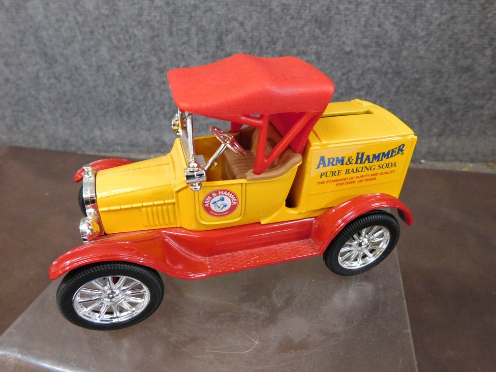 Die Cast Arm & Hammer Pure Baking Soda Coin Bank