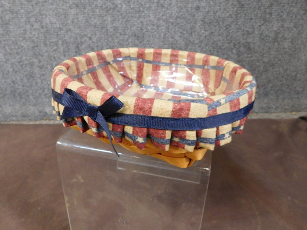 2001 Longaberger Basket with Liner, Protector 7 1/4" x 7 1/4" x 2 1/2"