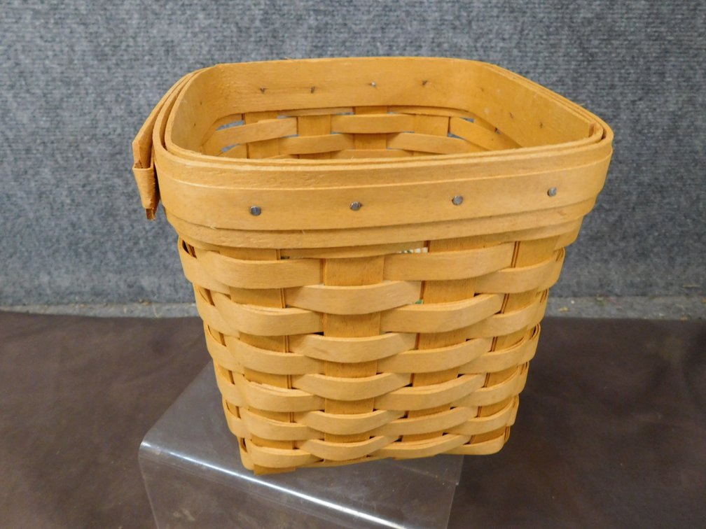 1995 Longaberger Basket 6 1/2' x 6 1/2" x 6 1/4"