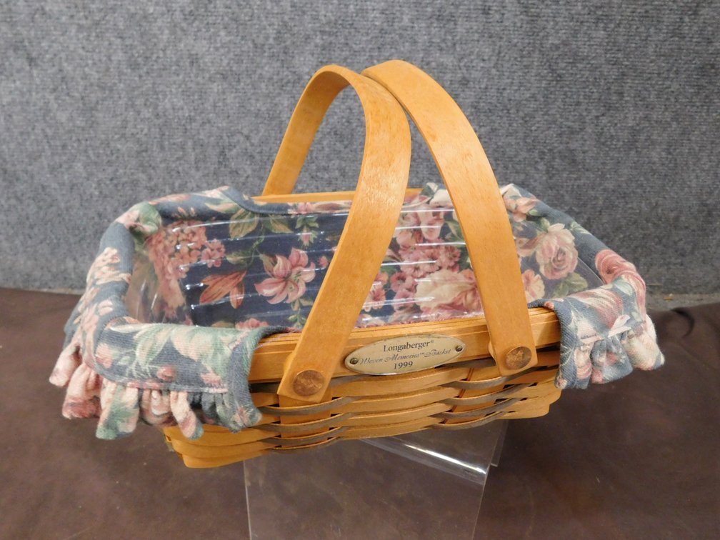 1999 Woven Memories Longaberger Basket with Liner, Protector 10 1/4" x 6 1/4" x 3 3/4"