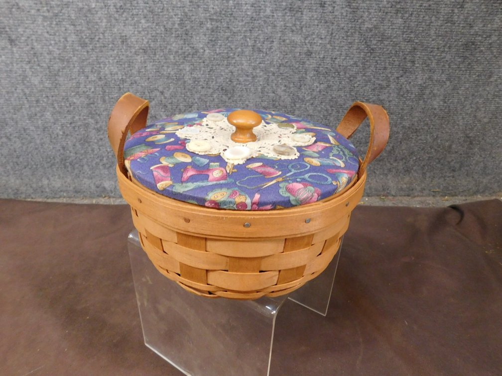 1987 Longaberger Basket with Protector, Lid 7 1/2" x 3"