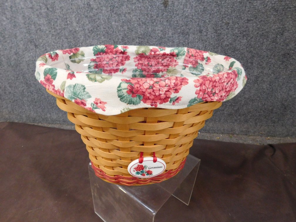 2002 Longaberger Geranium Basket with Liner, Protector, Tie-On signed By Bonnie Longaberger 10" x 6" x 7 1/2"