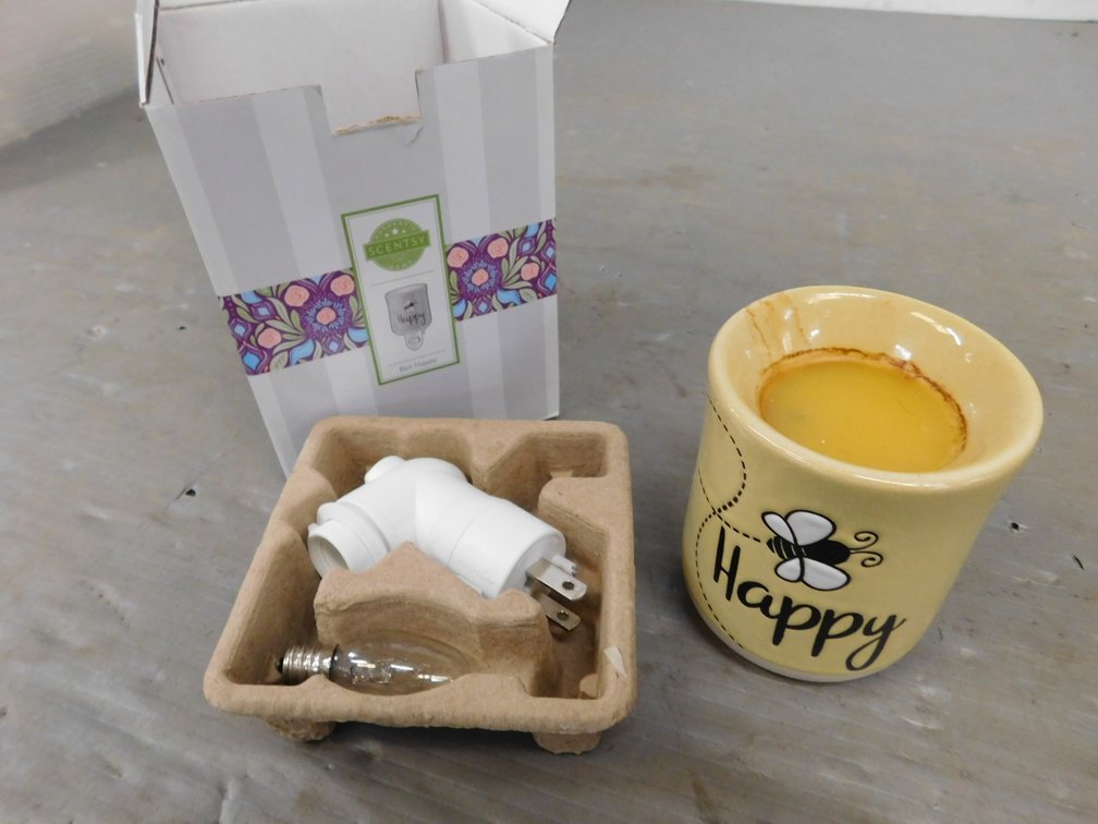 Scentsy Bee Happy Plug In Warmer, Used
