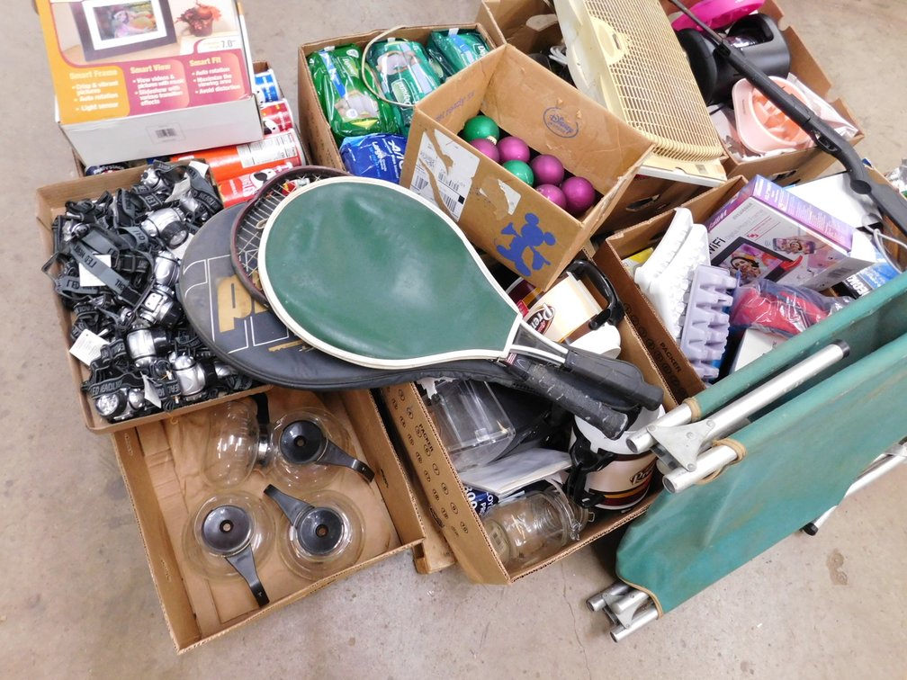 Pallet Lot of Assorted Household Items