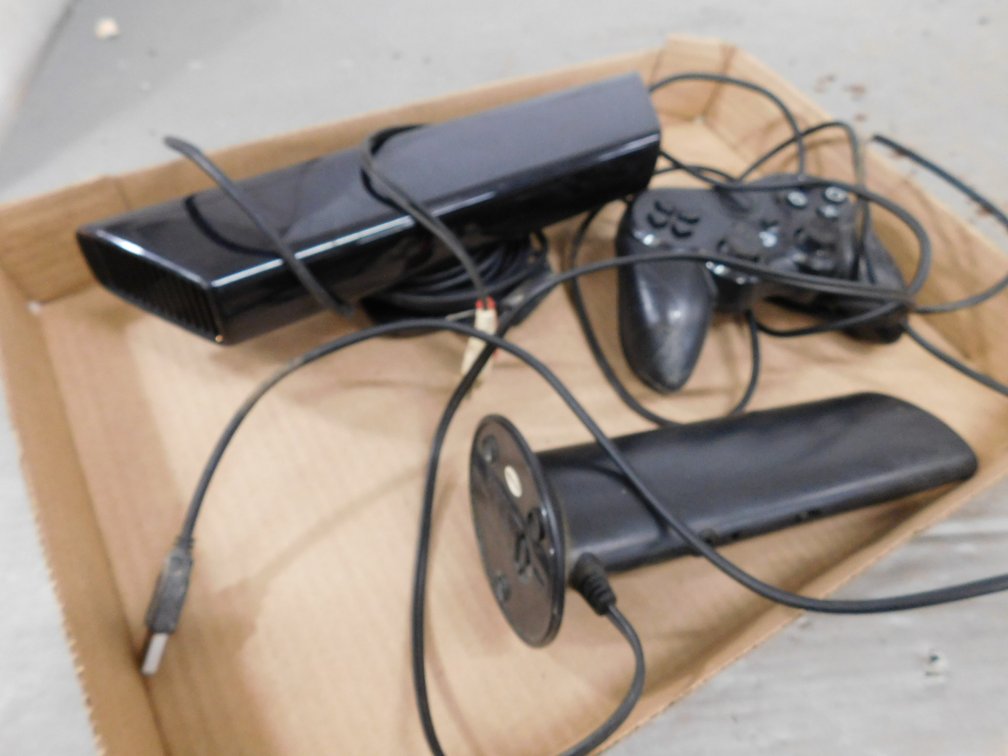 XBOX 360 Kinect, Controller etc.