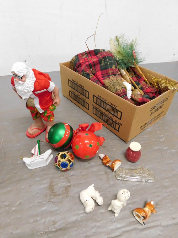Lot of Assorted Christmas Decorations