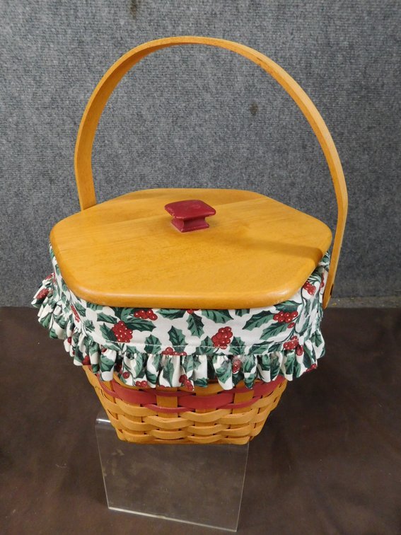 1997 Longaberger Snowflake Basket with Lid, Liner, Protector 9 1/2" x 6 1/2" T