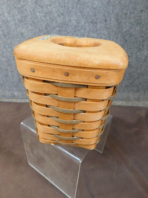 1992 Longaberger Basket with Protector, Lid 5 1/2" x 5 1/2" x 5 1/2" T
