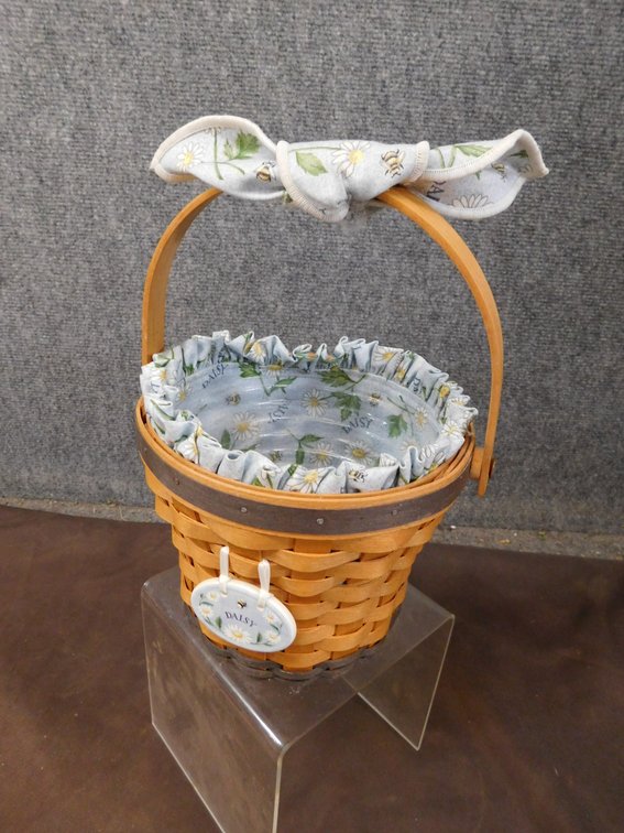 1999 Longaberger Basket with Liner, Protector, Tie-On 7" x 5 1/2"