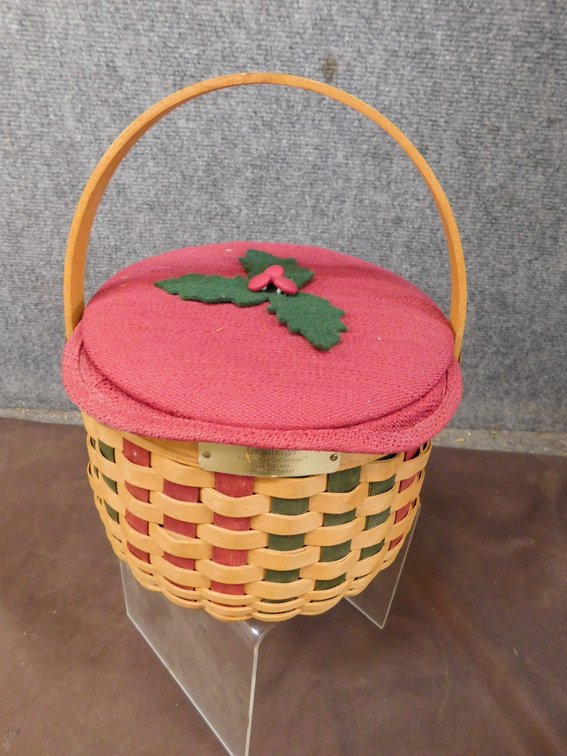 2003 Longaberger Caroling Basket with Lid, Protector, Liner 7 1/2" x 5"