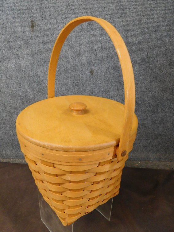 1997 Longaberger Basket with Protector, Lid 10" x 8 1/2"